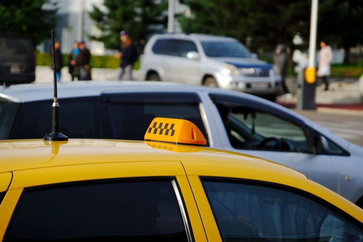 Примем водителей такси