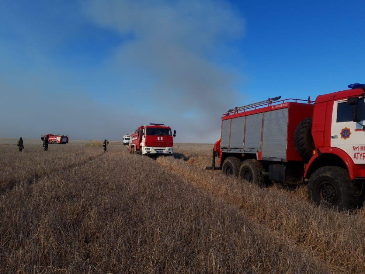 Атырау облысындағы өрт әлі сөндірілмей жатыр