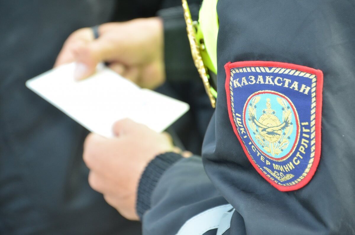 Теміртауда полицей қайтыс болған адамның банк картасынан ақша алған