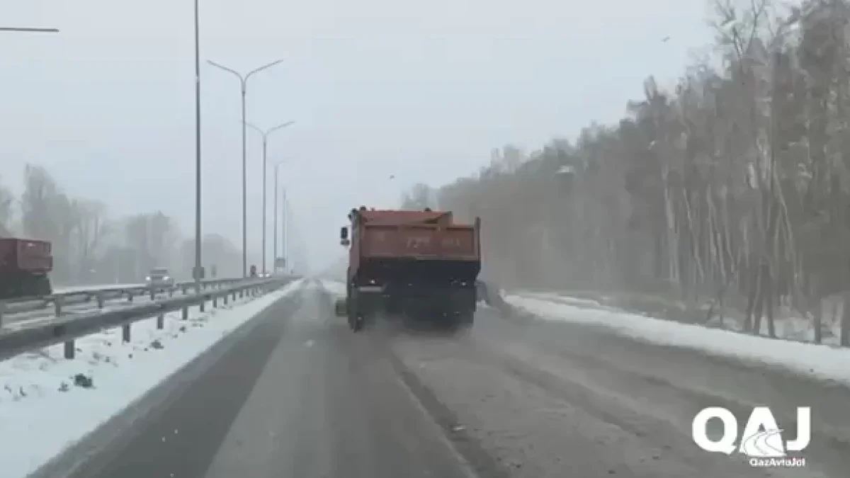 Қазақстанның екі облысында жолдар жабылды