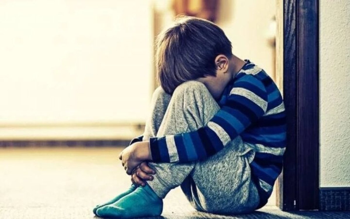 Баладан аутизм белгісін қалай анықтауға болады – білікті дәрігер кеңесін айтты