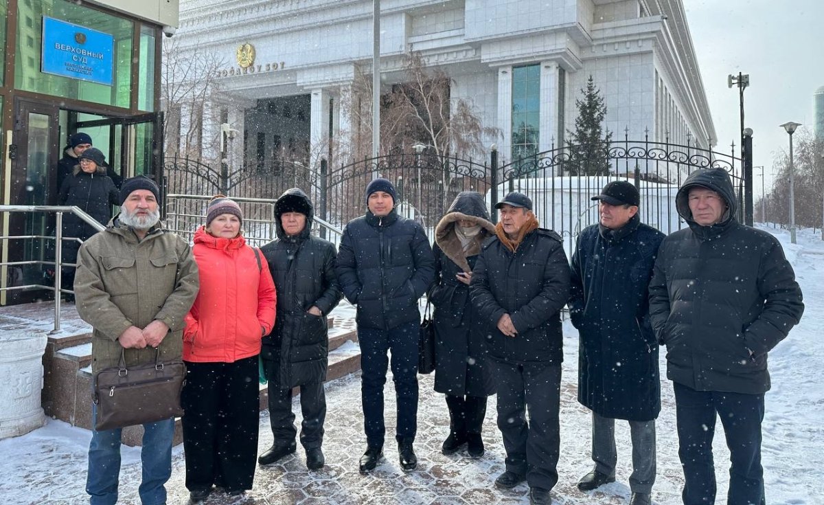 «Мәсімовтің өзі бақылап отыр, уайымдамаңдар» деді: бір топ азамат жер дауымен Жоғарғы сотқа келді