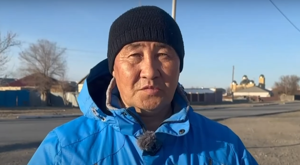 «Терпиласыңдар»: мектеп директоры мұғалімдерін құлша жұмсаған