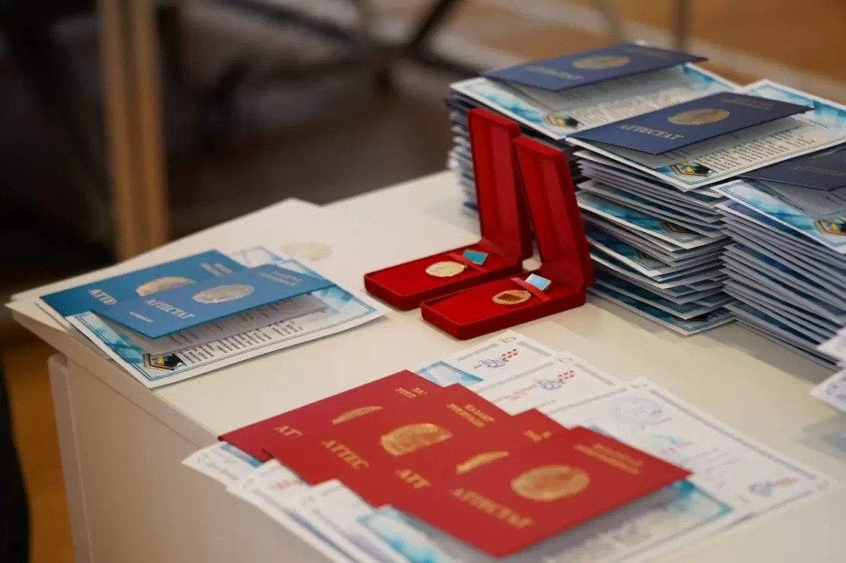 Қорытынды аттестация: емтихан мен аттестат тапсыру күндері белгілі болды