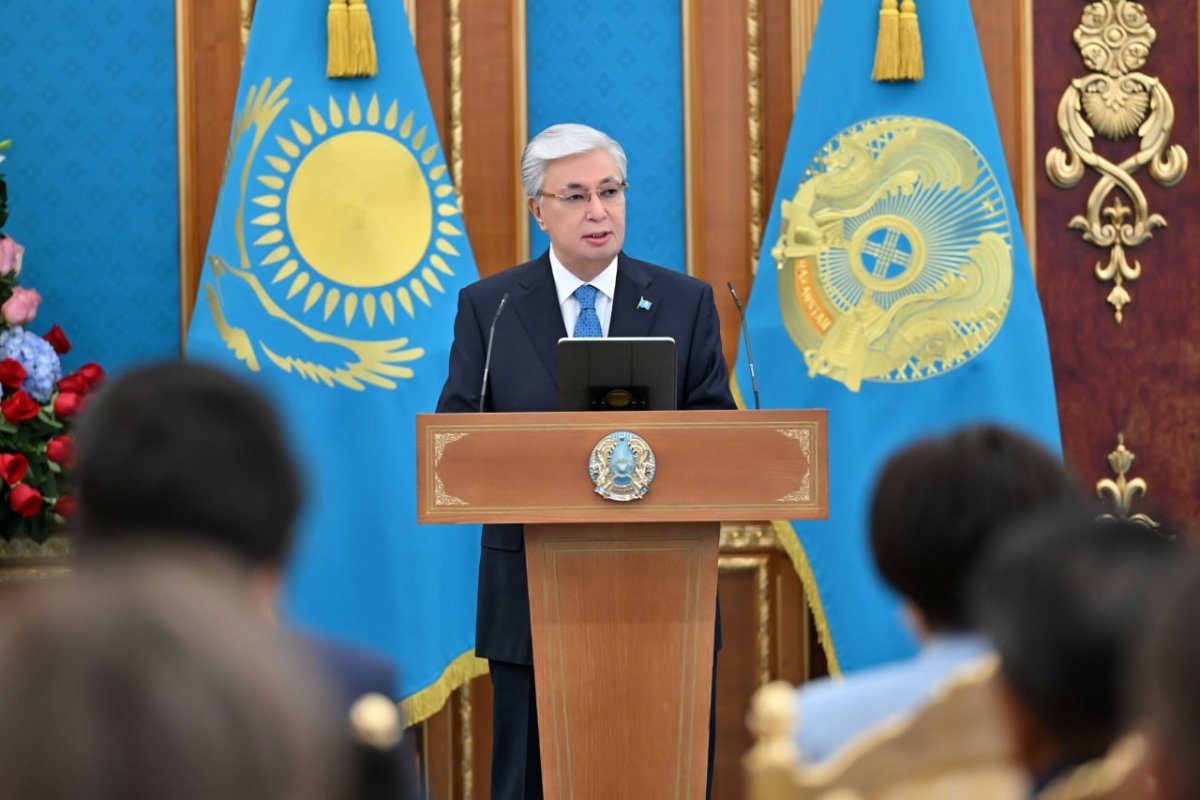 Қайрат Байбосынов, Айгүл Қосанова, Әлішер Кәрімов - бүгін президент кімдерді марапаттады