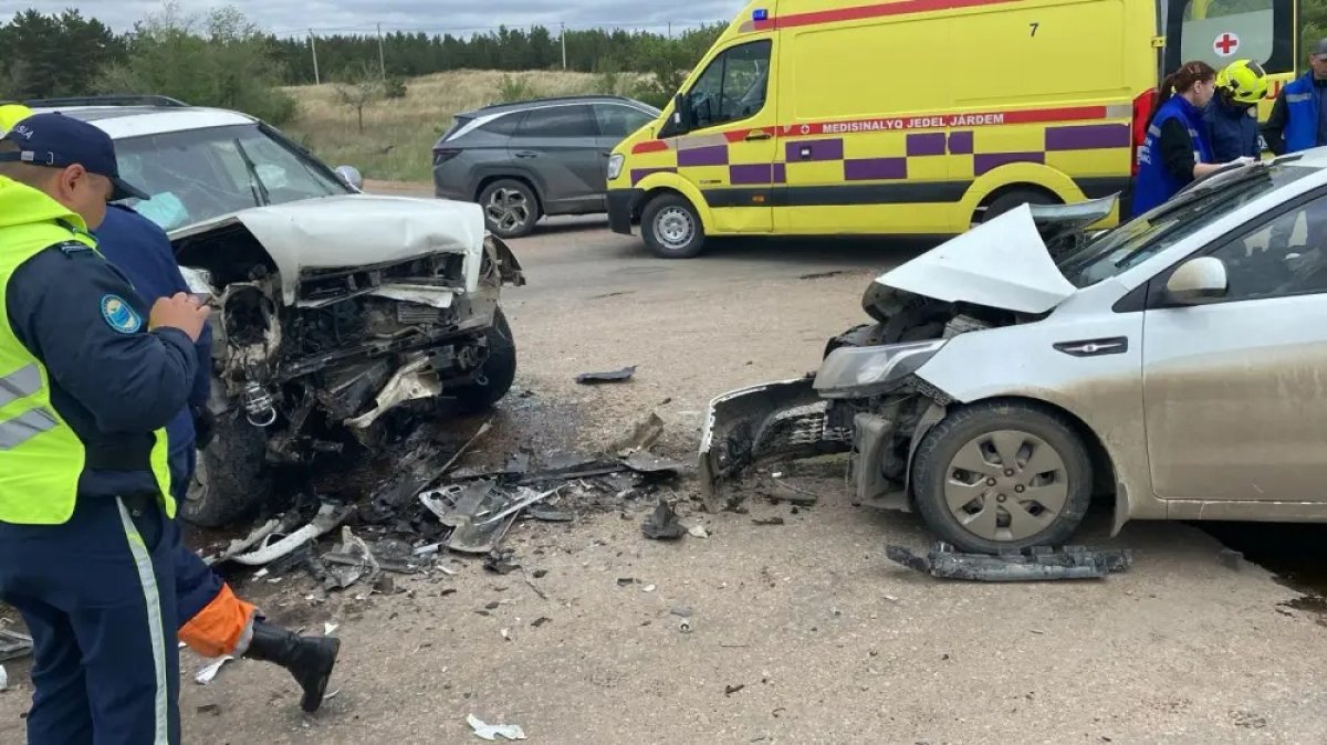 Ақмола облысында жол апатынан төрт адам зардап шекті