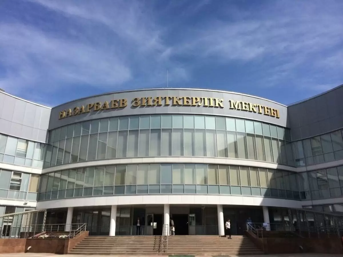 Мұғалімді балағаттап, емтиханға телефонмен кірген оқушы Назарбаев зияткерлік мектебінен шығарылды