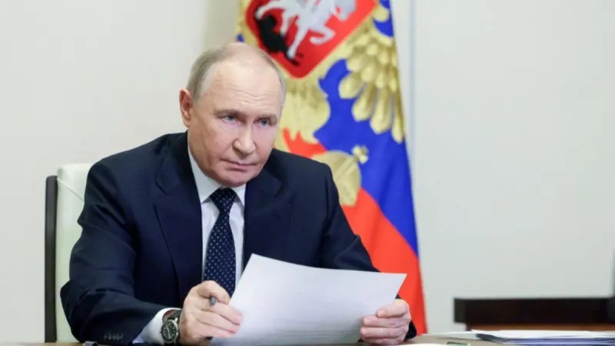 Путин Зеленскиймен келіссөзден бас тартып, Трамппен сөйлесті