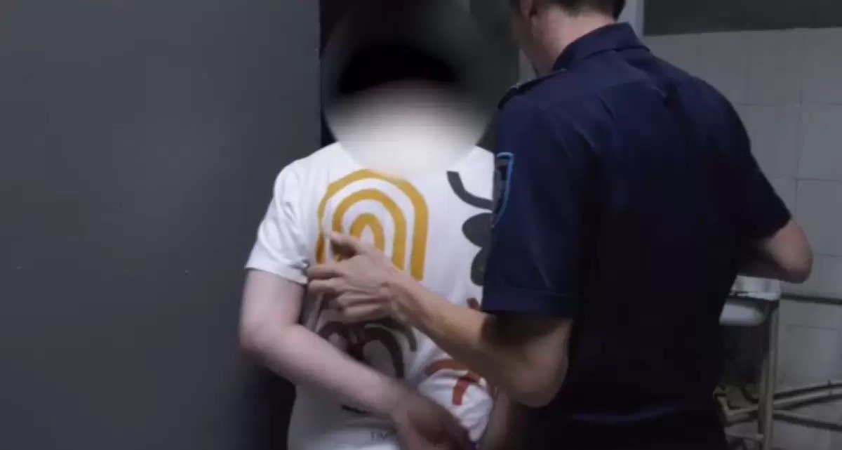 Алматыдағы түнгі клуб иесі қол астында істейтін қызды зорлаған