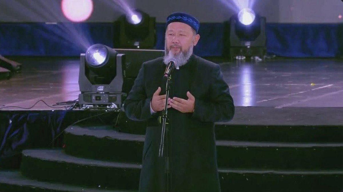«Жаназаға бармай, әншінің тойында бата беріп жүр»: ҚМДБ өкілі бас мүфтиге айтылған сынға жауап берді