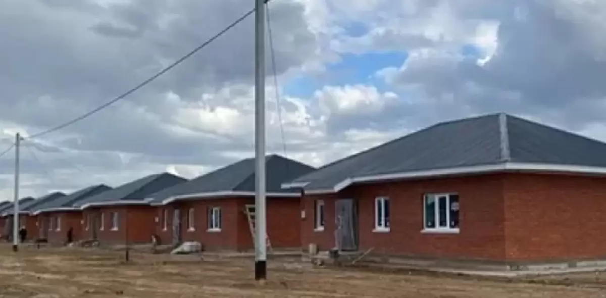 БҚО-да бюджет қаражатына салынған үйлер шенеуніктердің салғырттығынан бос тұрған