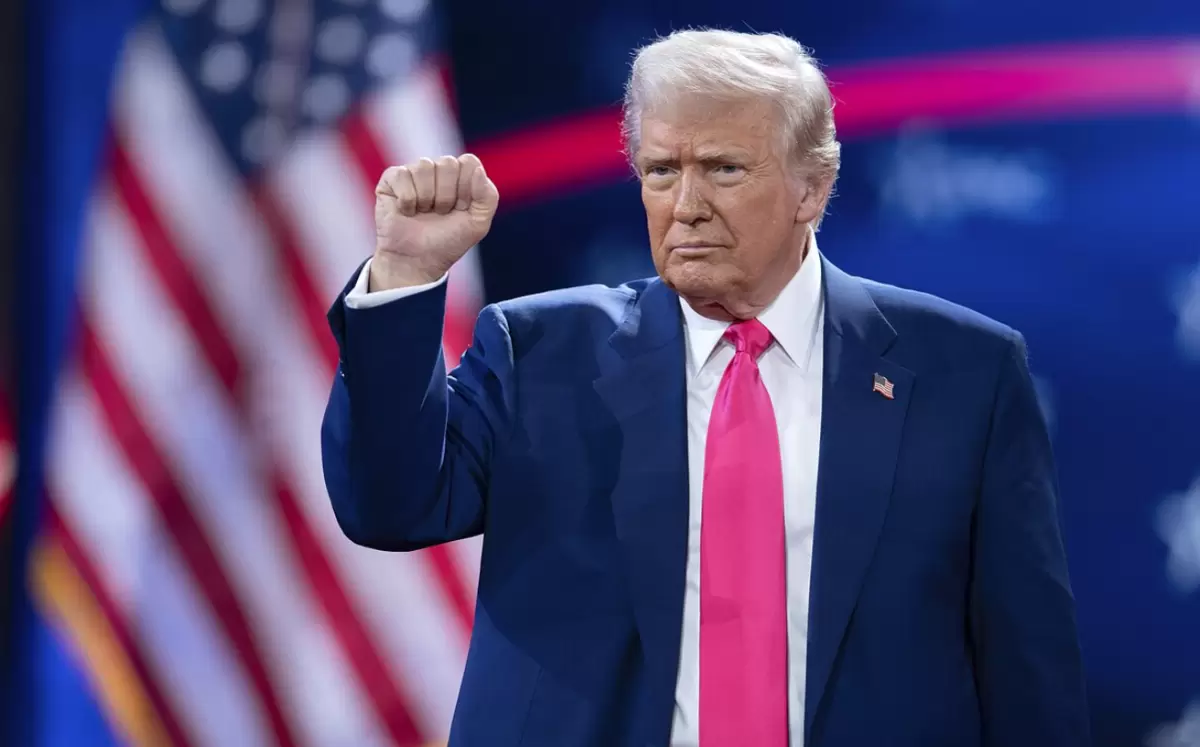 Трамп Қазақстаннан әкелінетін барлық тауарға 25 пайыздық баж салығын енгізді