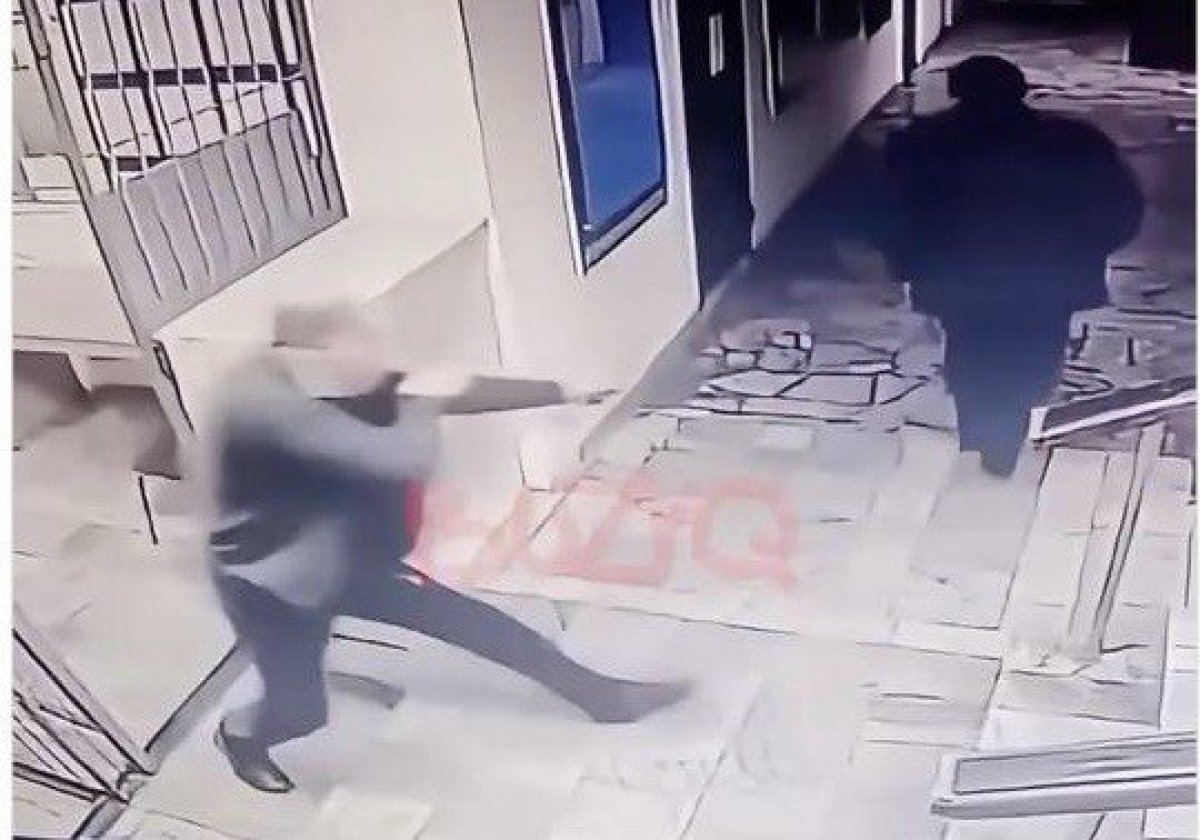 Қызметкерлерін рогаткамен атқан полиция бастығы қызметінен босатылды