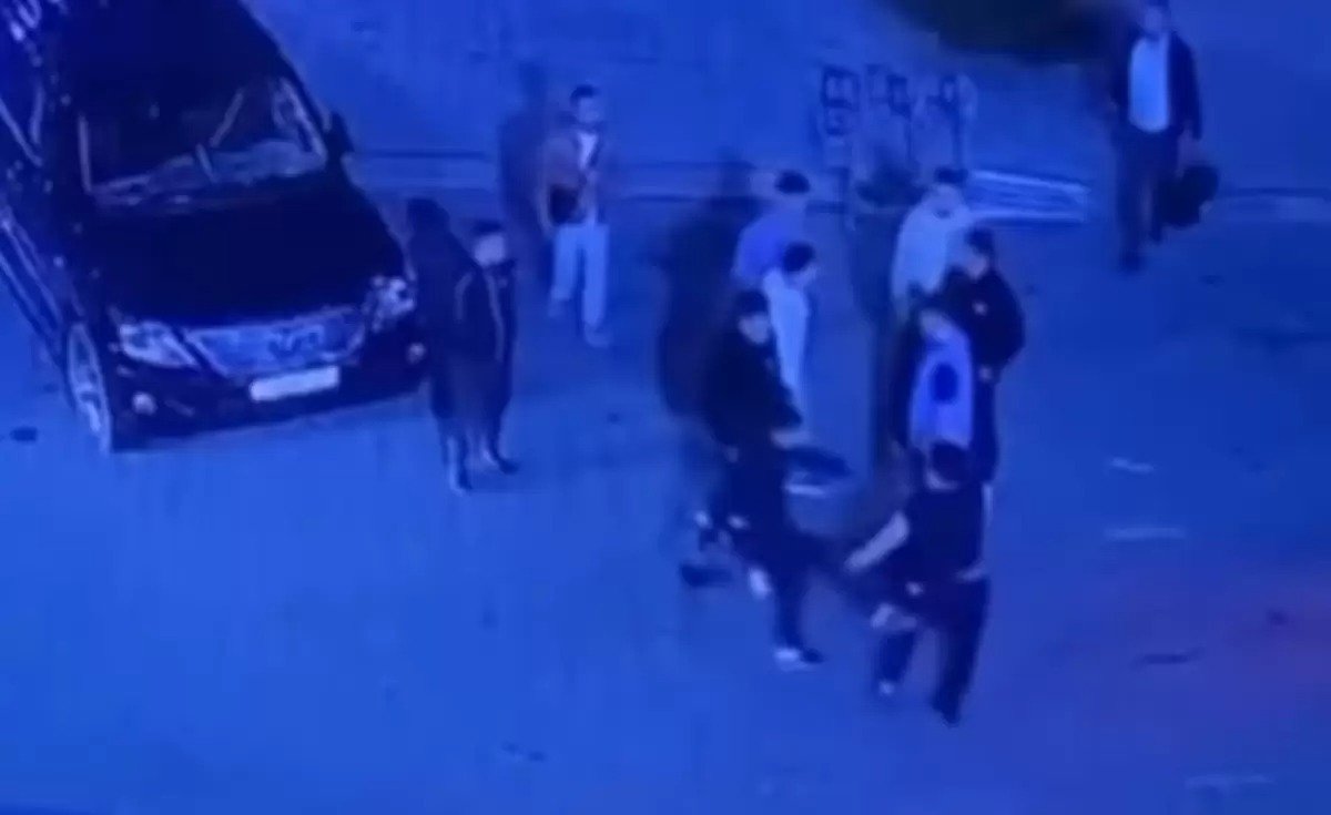 Ақтаудағы әуежай тұрағындағы жантүршігерлік төбелестің видеосы тарады