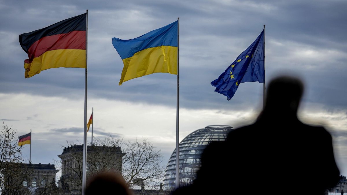 «Украинаның Еуроодаққа қосылуын қиындатады»: Германия Зеленский қол қойған даулы заңды сынады