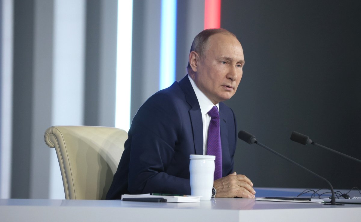 Путин интернеттен экстремистік материал іздегендерді жазалайтын заңға қол қойды