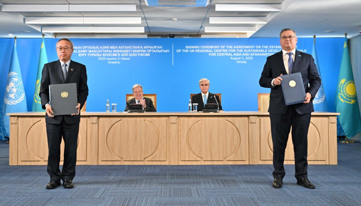 Тоқаев пен Гутерриш Алматыдағы БҰҰ өңірлік орталығына барды