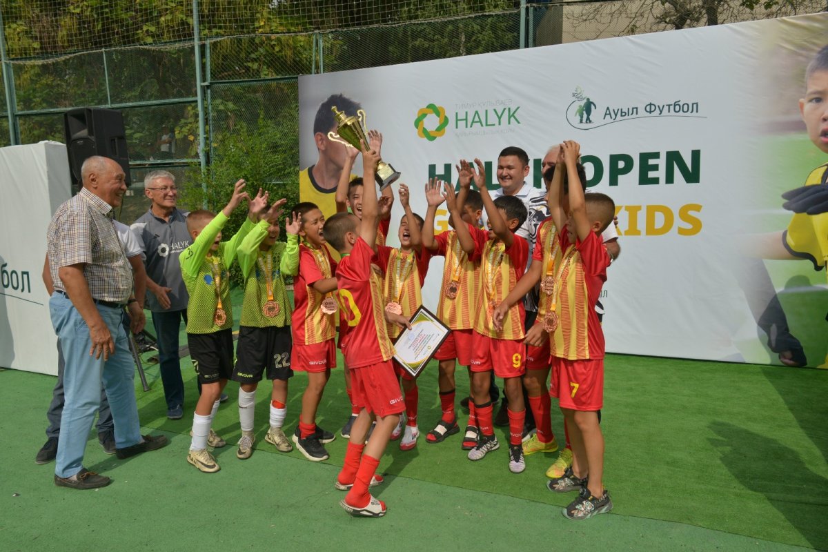 «Ауыл баласы – алаңда!»: Алматыда алғаш рет HALYK OPEN футбол турнирі өтті