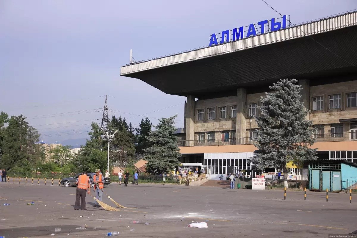 Шу, қоқыс және қауіп: Алматы әкімі "Сайран" маңында тәртіп орнатуды тапсырды