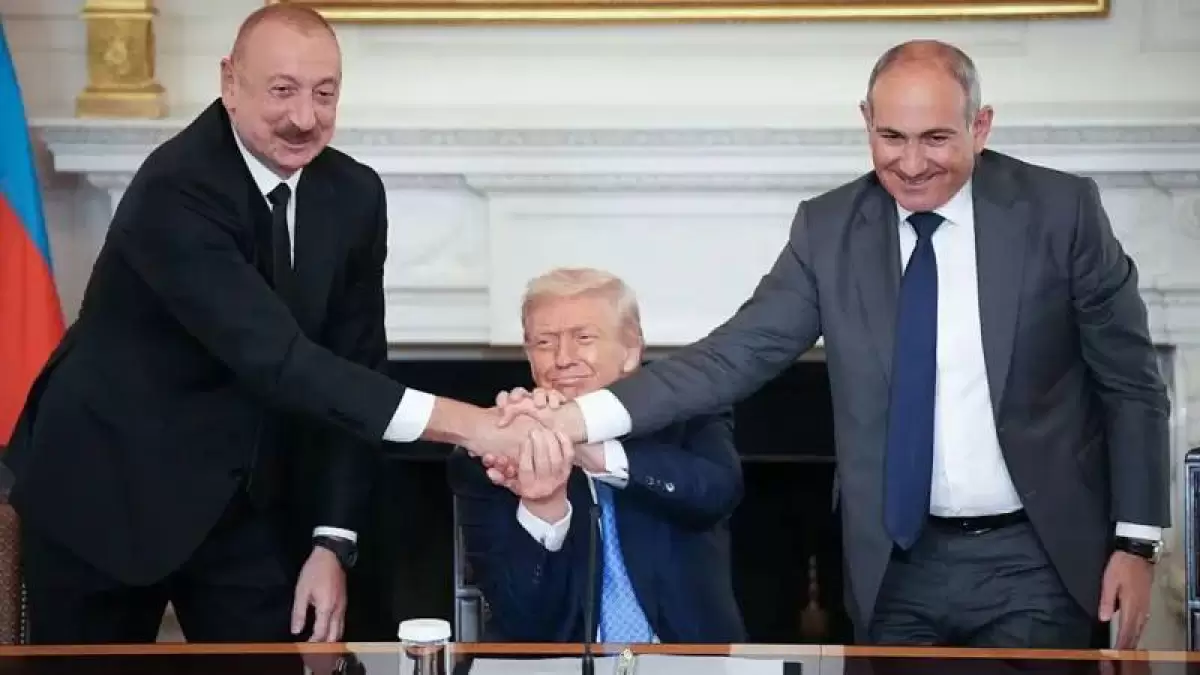 Келісімнен кейін не өзгереді? Сәтбаев Әзербайжан–Армения мәмілесін талдады