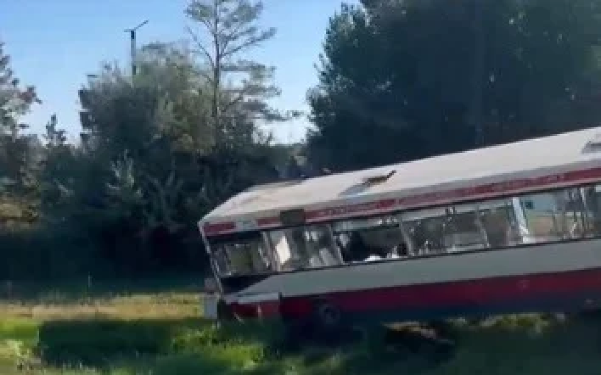 Астанада автобус апатқа ұшырады: 14 адам ауруханаға жеткізілді