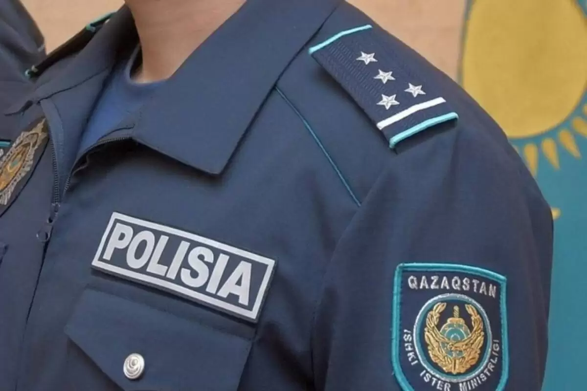 Мас күйінде көлік жүргізген полицей жұмыстан қуылды