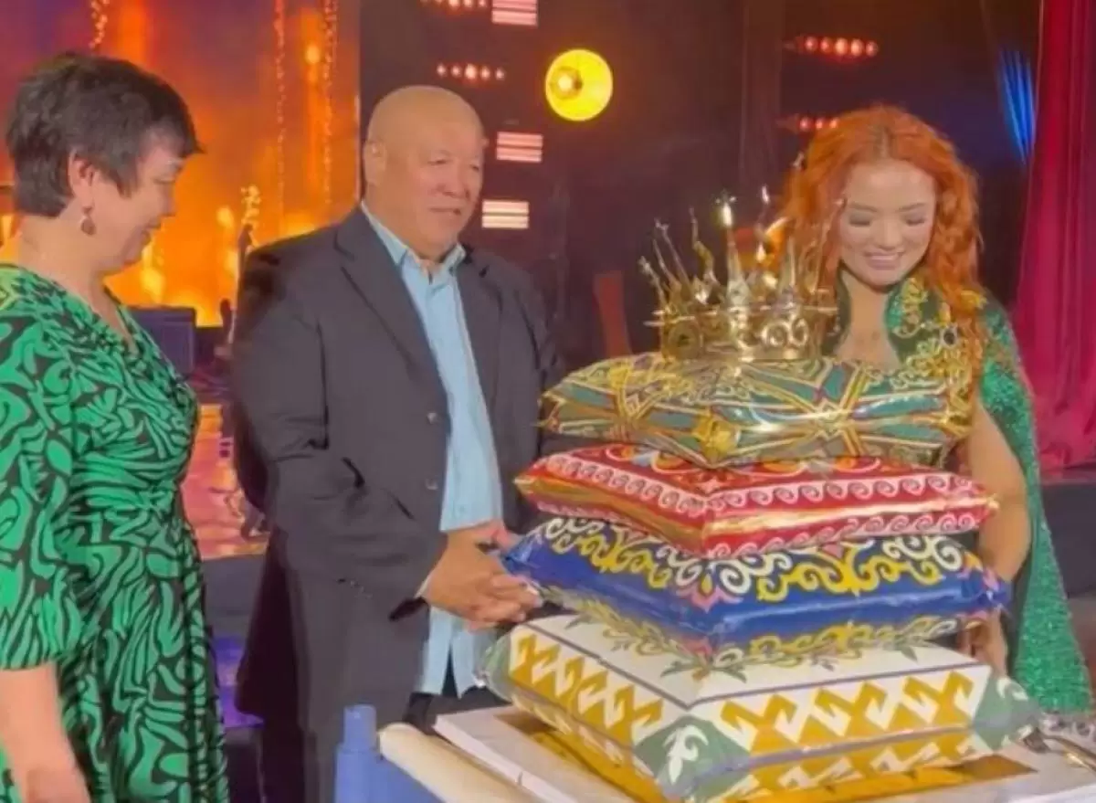 Кондитер Нұршат Ақбергеновамен дауласқан блогер Аселина сотқа келмеді