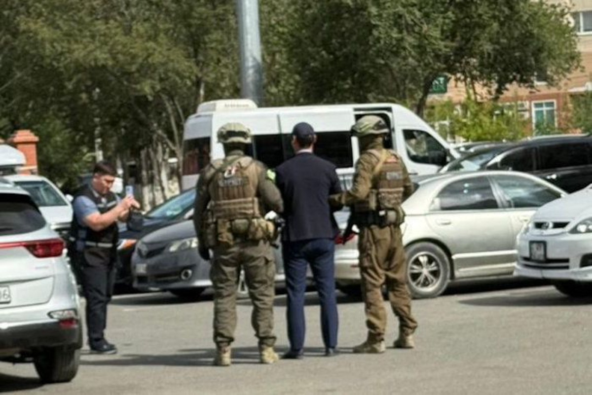 Атырау облысында шенеунік әкімдік ғимаратында ұсталған