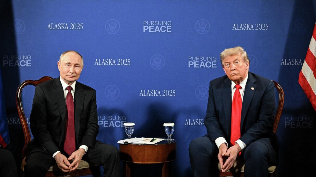 Аляскадағы кездесу: Трамп пен Путин не жайында сөйлесті