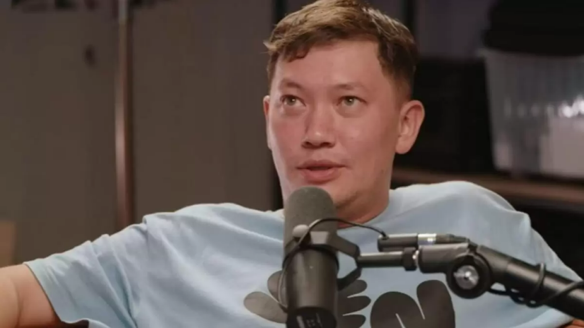 "Асеке, астанавись". Асхат Ниязов әзілі үшін сынның астында қалды