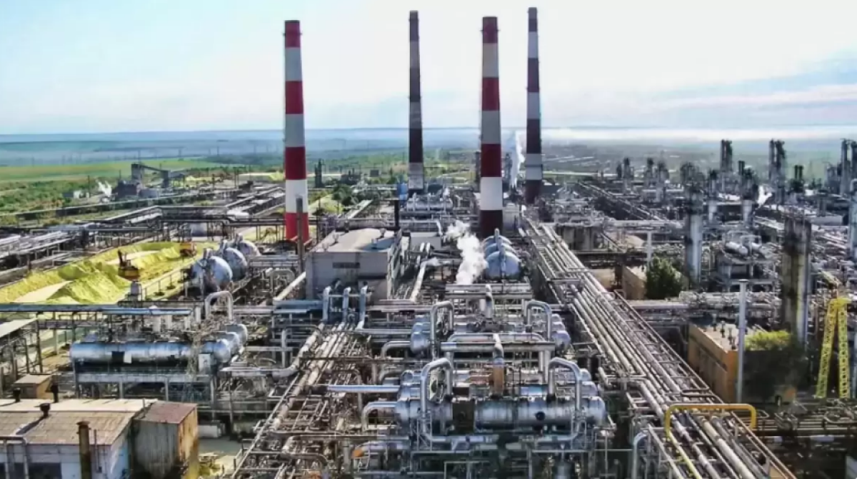 Дрон шабуылы: Орынбор газ өңдеу зауытының жұмысы қалпына келе бастады