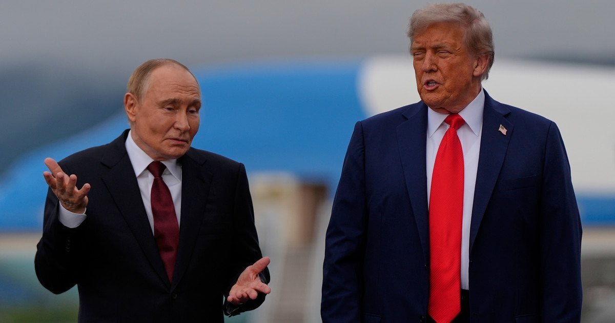 Трамп пен Путиннің неге кездеспегені мәлім болды