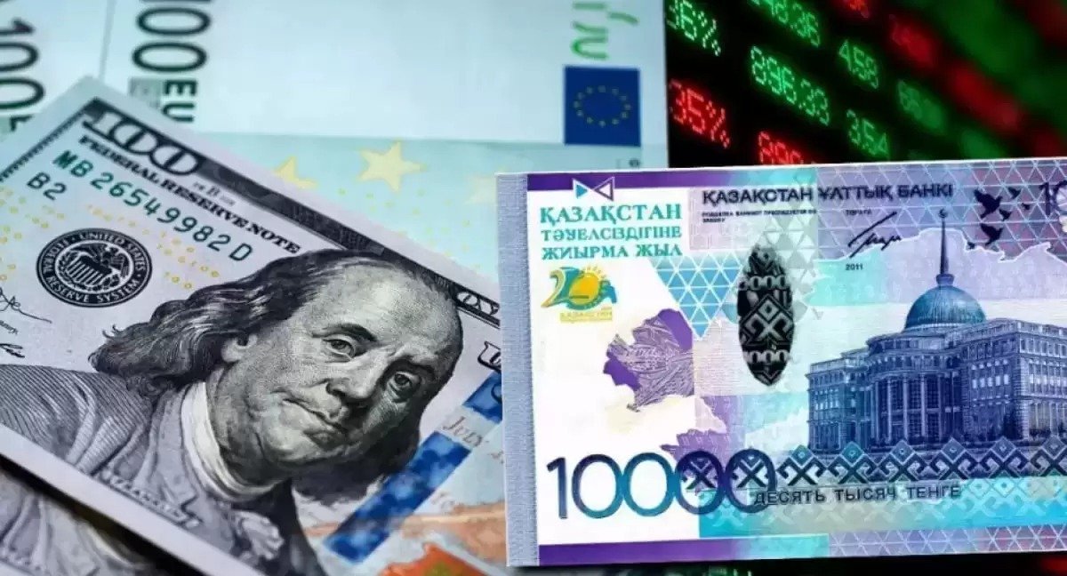 Валюта бағамы: айырбастау орындарында доллар қаншадан сатылып жатыр