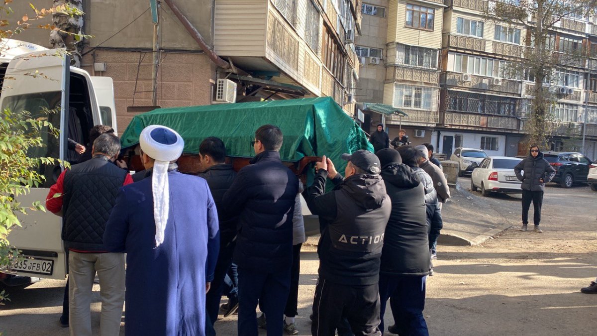 Алматы жұртшылығы сыншы, мәдениет қайраткері Ғалым Доскенді ақтық сапарға шығарып салды