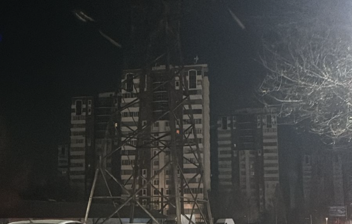 Алматыдағы бірнеше шағын аудан 13 сағаттан бері жарықсыз отыр