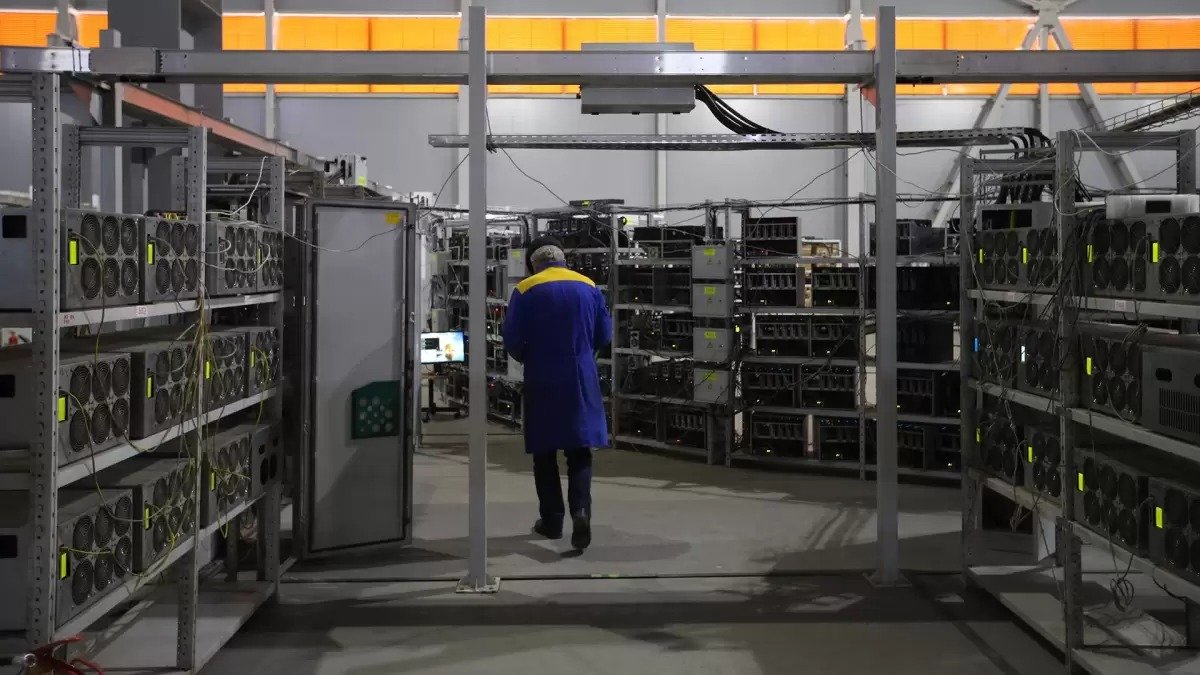 Қырғызстан майнинг-фермалардың жұмысын тоқтатты