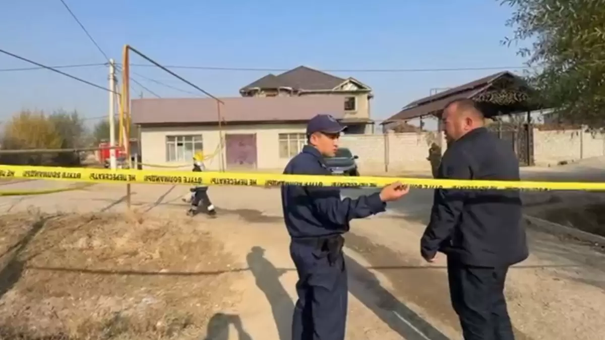 "Көшеде адам қарасы көрінбейді". 12 адам қаза тапқан ауылдағы жай-күй