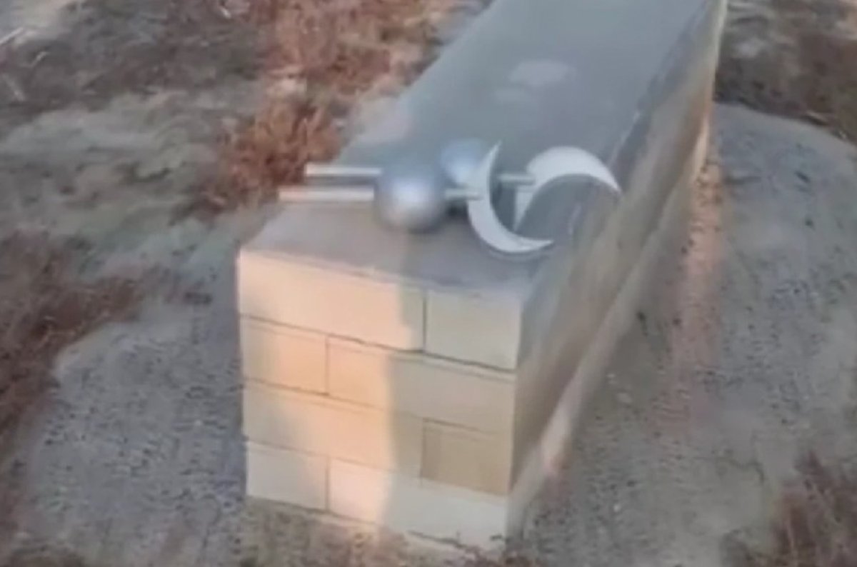 Атырауда зиратты талқандаған үш жасөспірім ұсталды