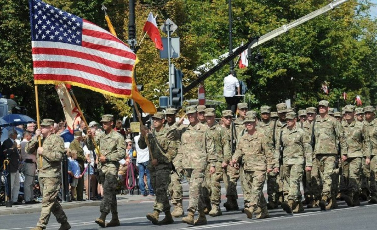 АҚШ конгресі 901 миллиард долларды әскерге бөлмек