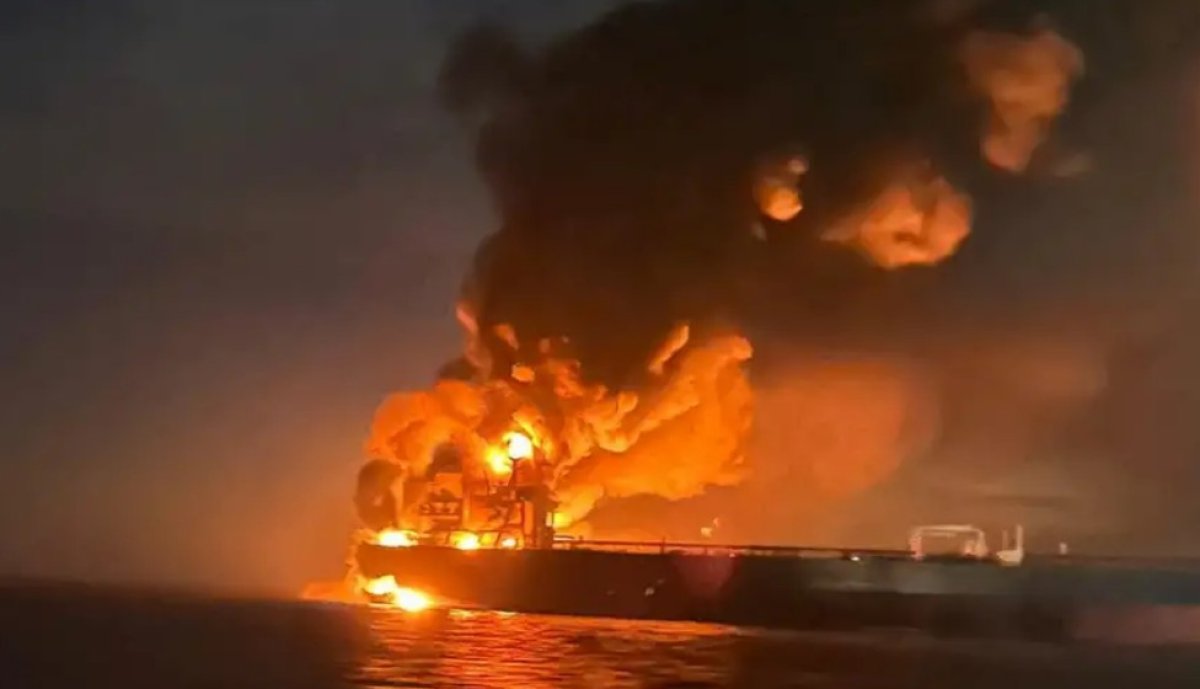 Трамп Ресейдің мұнай флотына соққы жасауға рұқсат берді