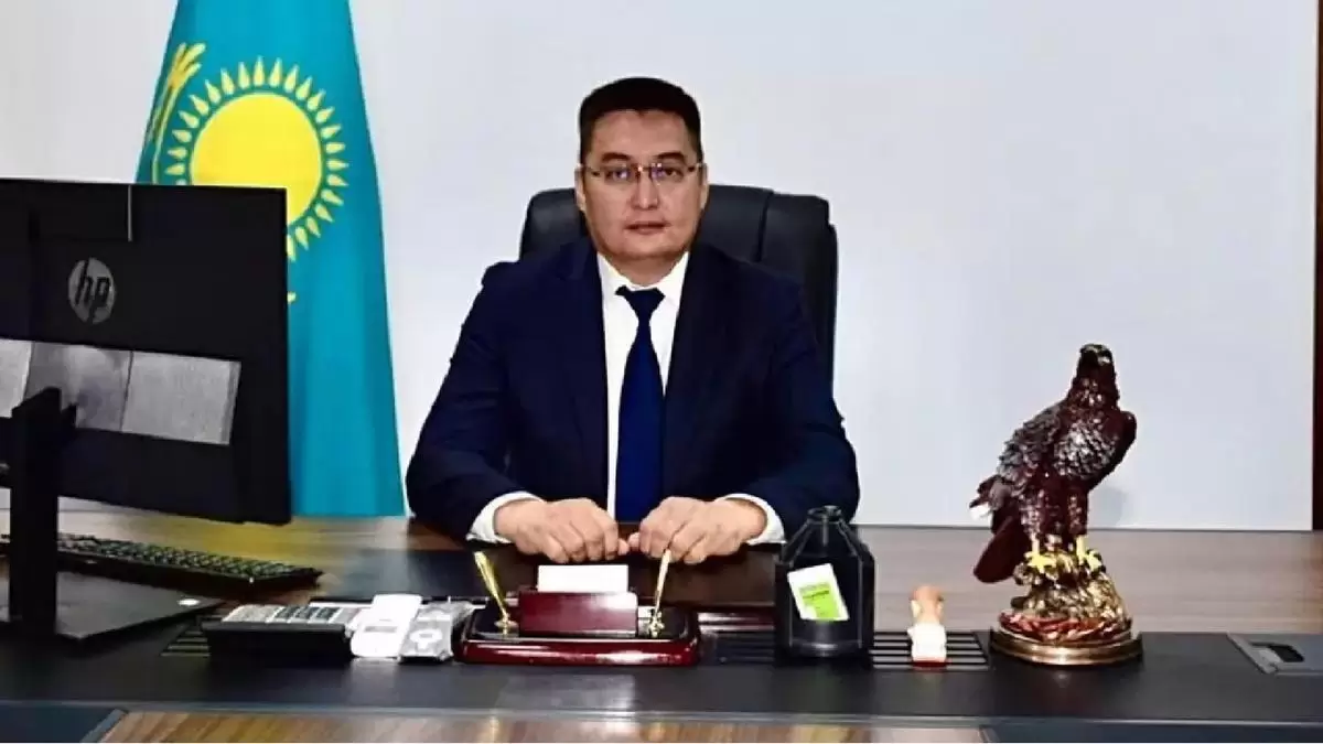 Пара алып ұсталған Хромтау әкімі айыппұлмен құтылып кетті