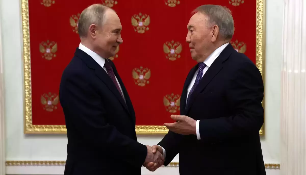 Саясаттанушы Назарбаевтың кездесулері неге қоғамда алаңдаушылық тудыратынын түсіндірді