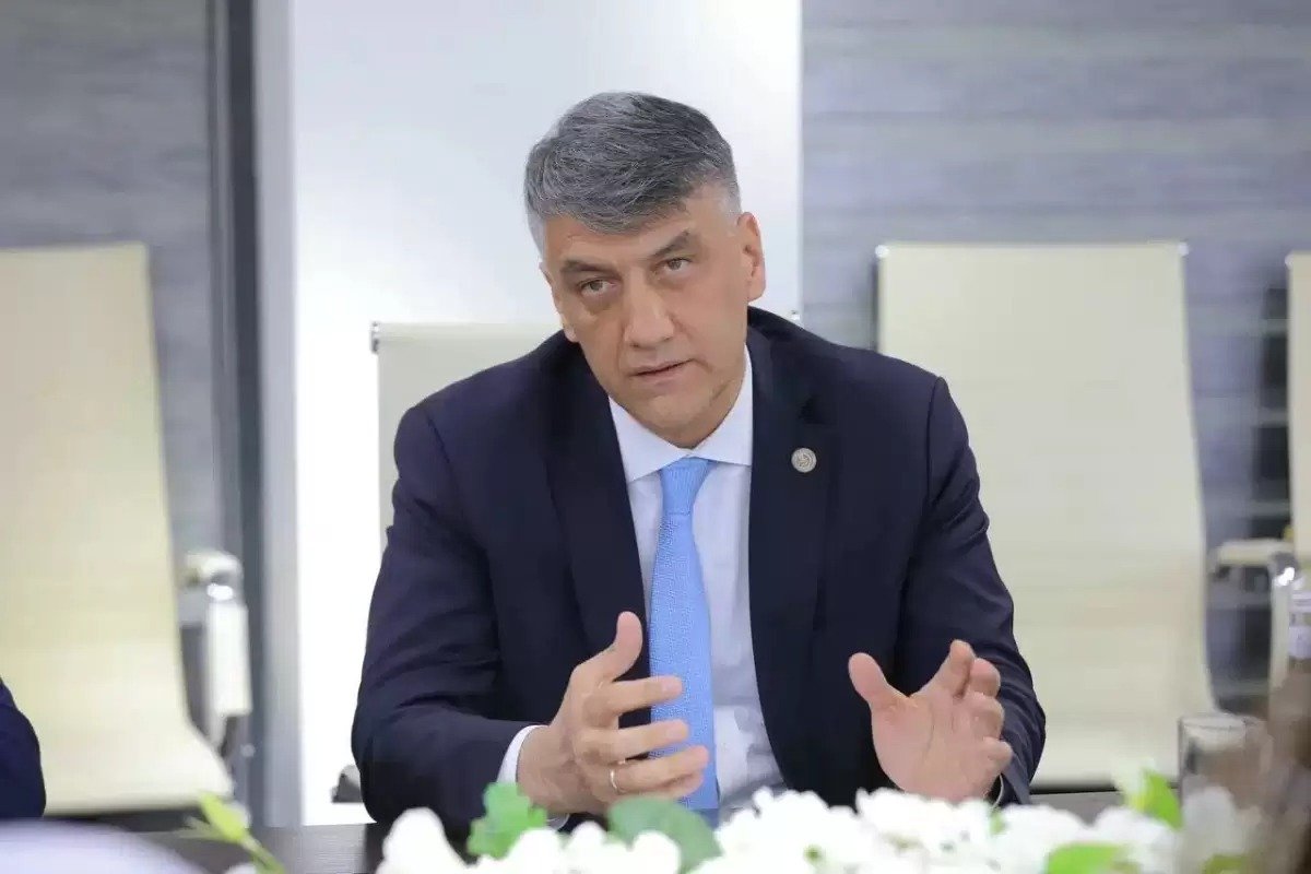 Өзбекстандық саясаткер отандастарын Ресейден кетуге үндеді