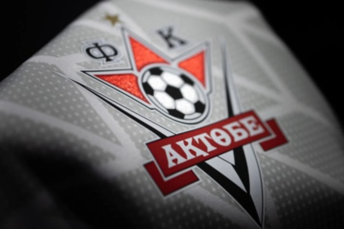 «Ақтөбе» ФК жанкүйерлері жаңа басшының отставкаға кетуін талап етті