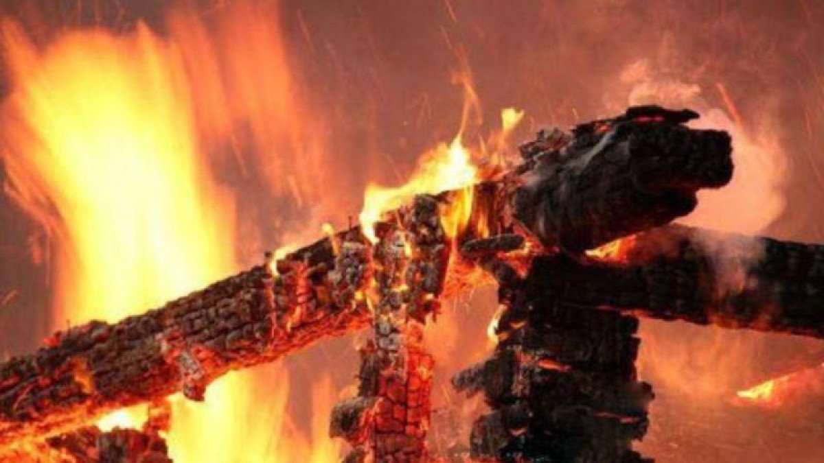 Павлодар облысында тұрғын үй өртеніп, екі бала көз жұмды