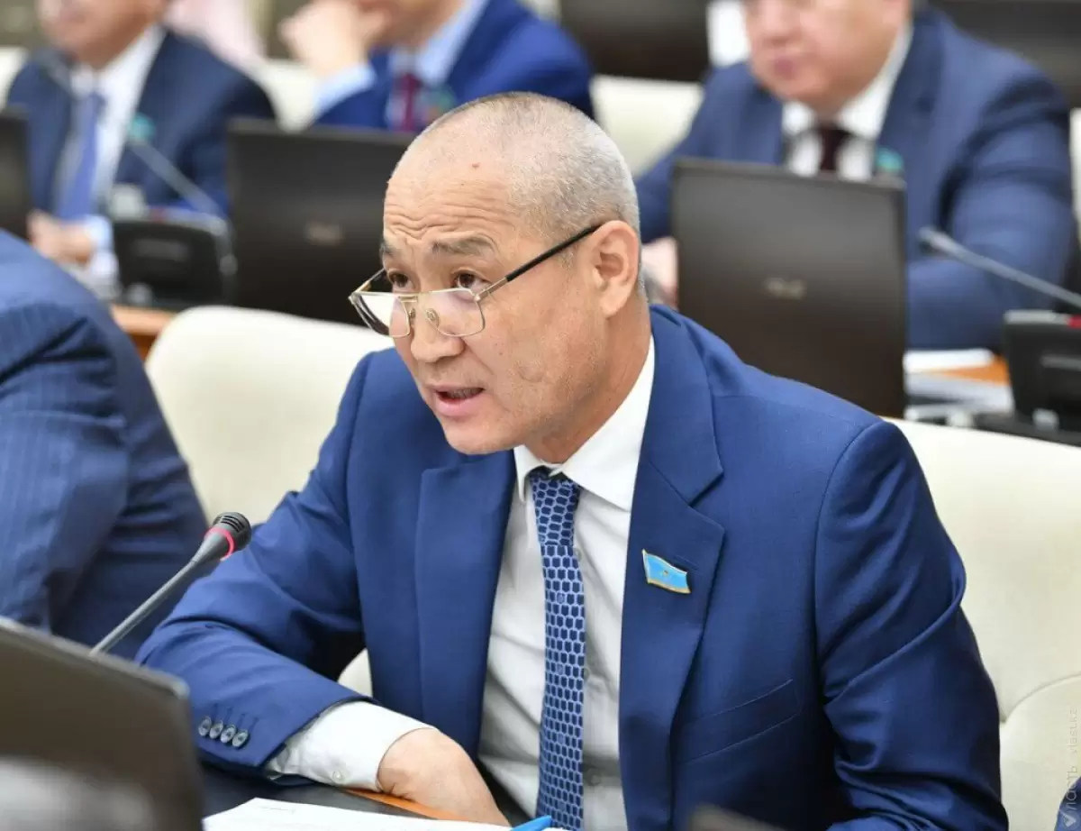 Депутат Жаңбыршин ЛГБТ туралы пікірі үшін сотқа тартылды