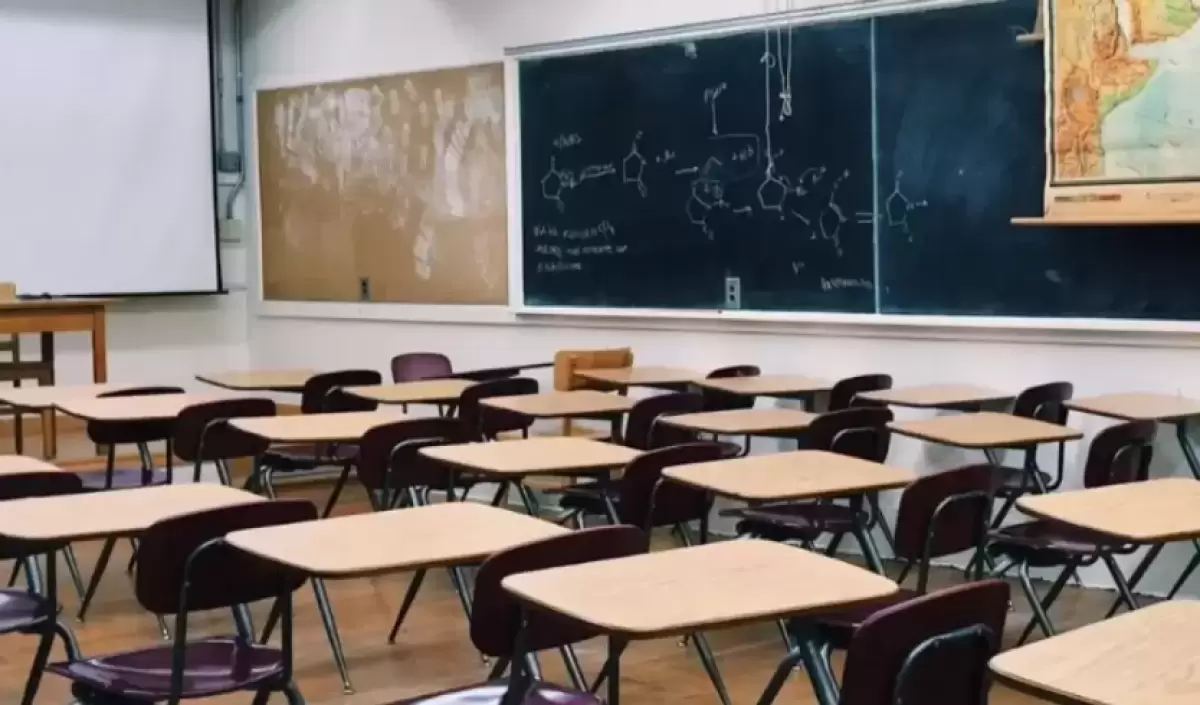 Алматыда теракт қаупіне байланысты ата-аналар балаларын мектепке жібермеді