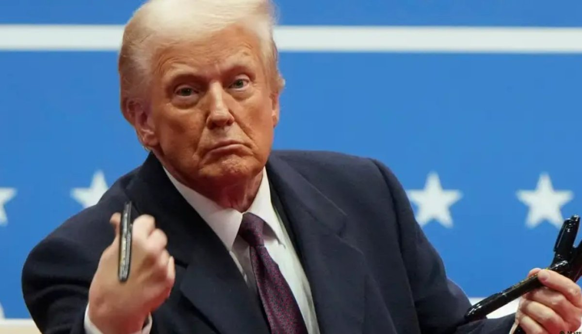 Трамп Макронмен хат алмасқанын желіде жариялады