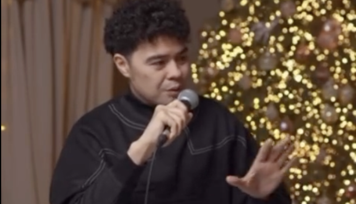 Жас кезінде пойызда болған оқиғаны айтқан әртістің басы бәлеге қалды