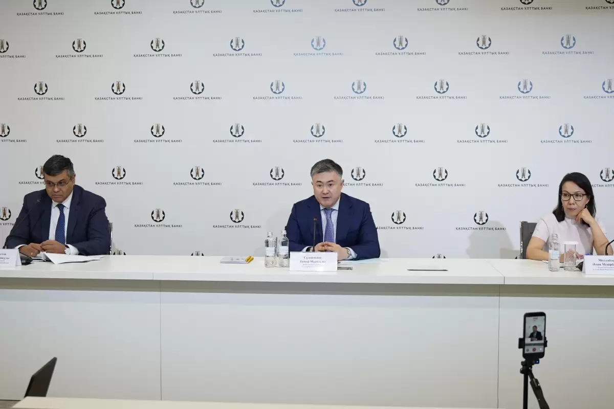 Халықтың табысы мен жалақысы төмендеп жатыр: Сүлейменов себебін түсіндірді